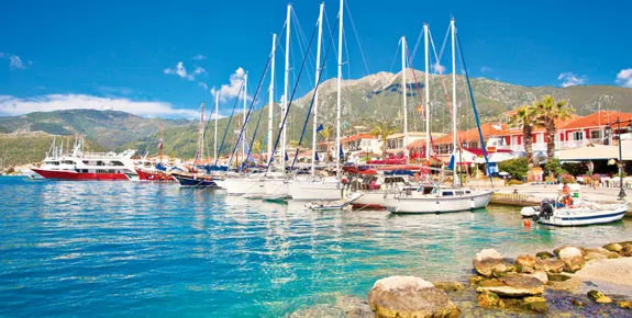 Nydri Beach and Harbour - Things To Do | Simpson Travel Nydri Beach and Harbour - Things To Do | Simpson Travel